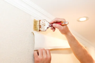 Pose de papier peint à Roberval — revêtements muraux et toiles de verre